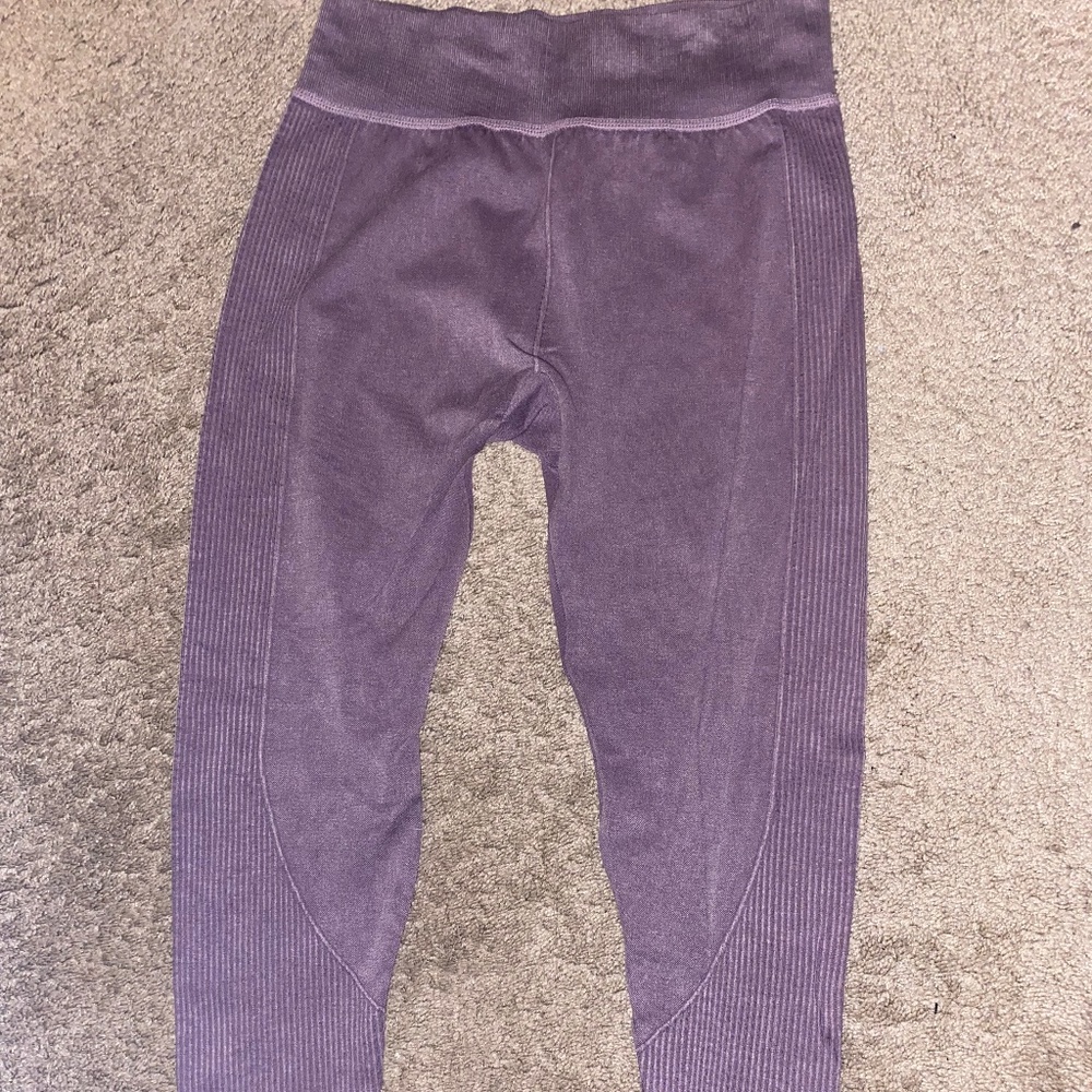 Purple leggings